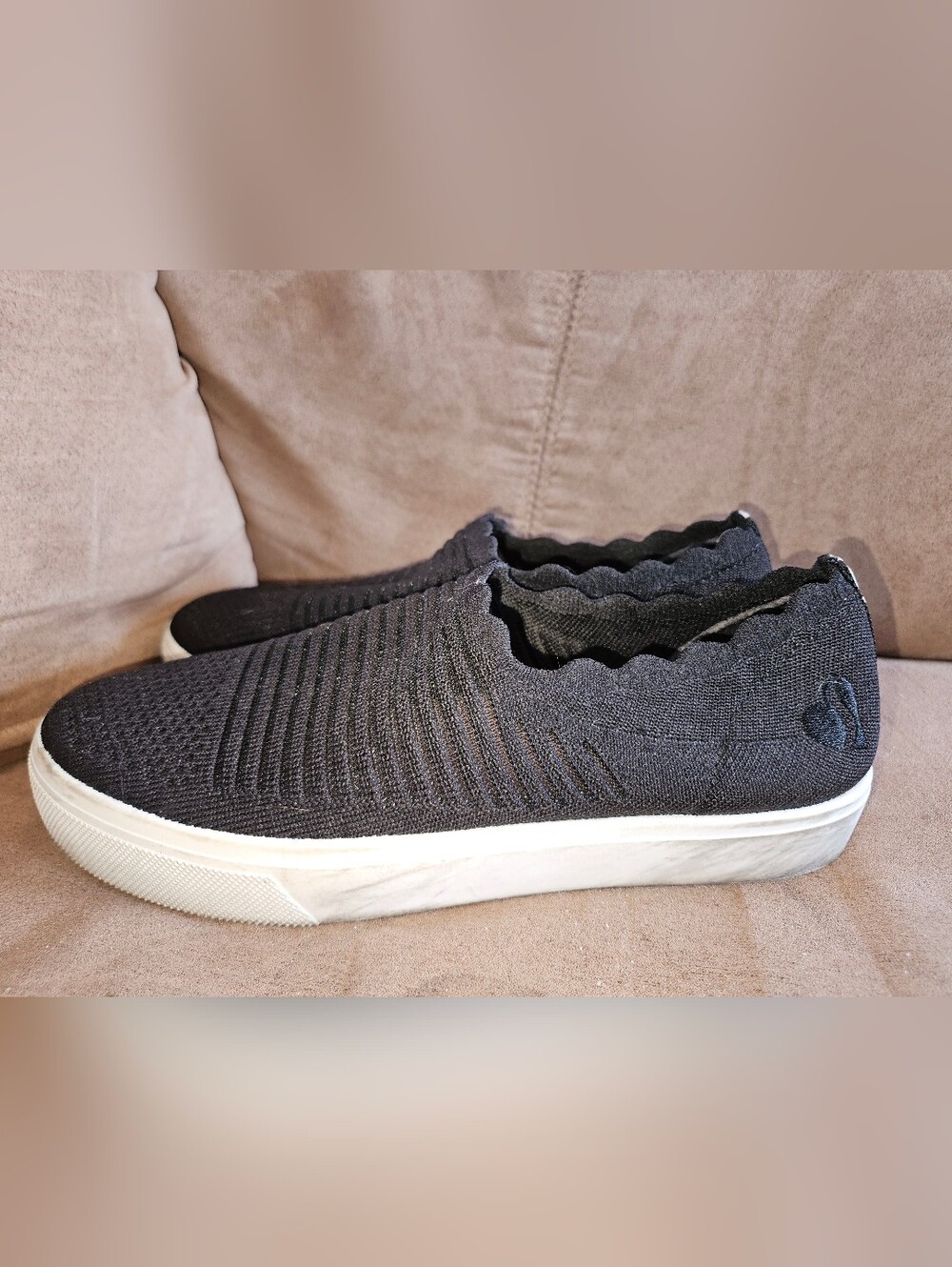 Skechers Poppy Breezy Black/White Slip On Sneakers Size EU 38.5 / US 8.5